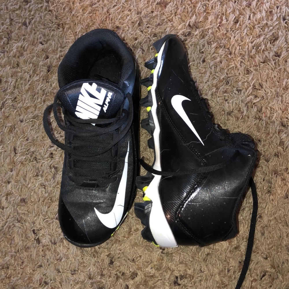 Football/baseball/soccer cleats (new)